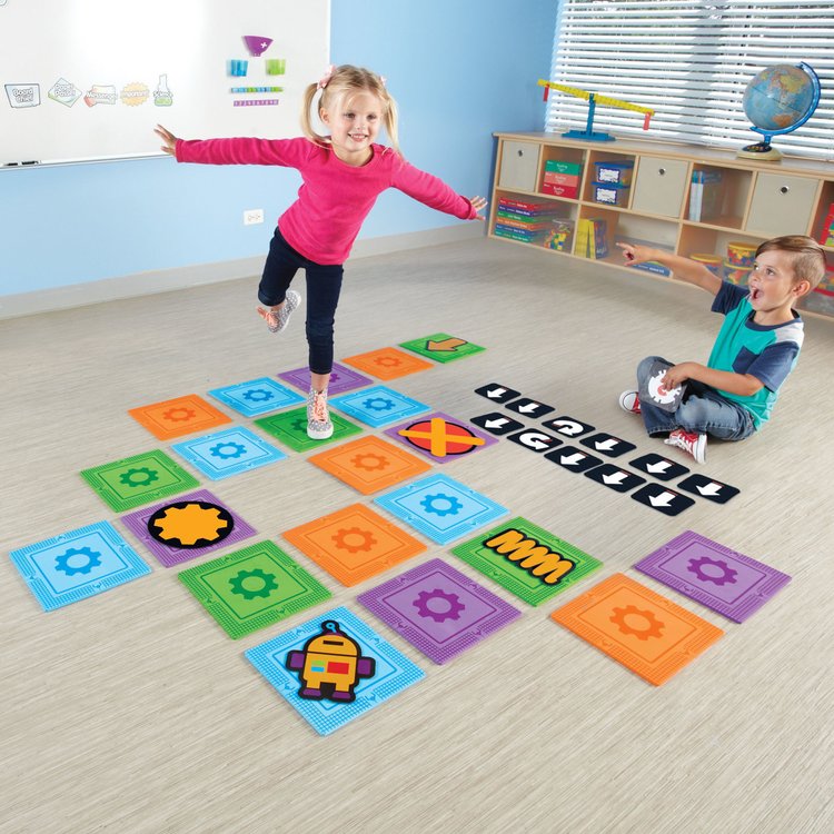 Imagen de Juego de piso con actividades de codificación
