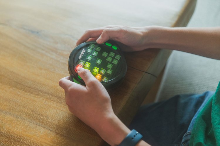 Imagen de BrainBolt. El juego de memoria ultrarrápido que se ilumina