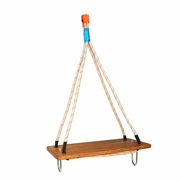 Imagen de SILLETA DE MADERA CON TIORS DE SOGA Y GANCHOS PORTA ELEMENTOS