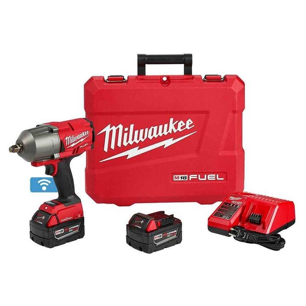 Imagen de LLAVE DE IMPACTO 1/2  CON 2 BATERÍAS 5.0 Y CARGADOR MILWAUKEE