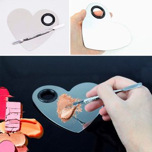 Imagen de Paleta mezcladora de maquillaje con espátula diseño corazón