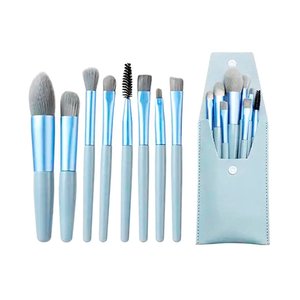 Imagen de Set de brochas para maquillaje en estuche símil cuero