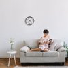 Imagen de Reloj de pared redondo blanco y negro - 25,5cm
