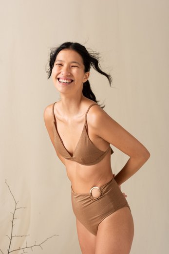 Imagen de Ibiza - Bikini Triángulo Tiro Alto con Argolla Chocolate