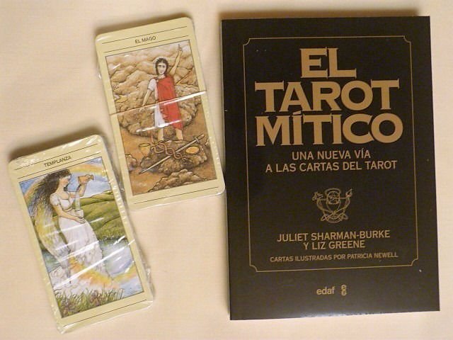 Imagen de El Tarot Mítico - Juliet Sharman / Libro + Cartas