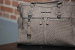 Imagen de Bolsos maternal vegano incluye cambiador y ganchos para el coches