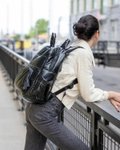 Imagen de Mochila maternal black polar con cambiador 7AM