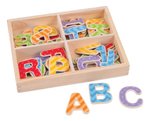 Imagen de Letras mayúsculas en madera magnéticas Bigjigs