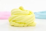 Imagen de Slime Baba Esponjosa Fluffy Water Elf Masa Sensorial 120ml - Amarillo pastel