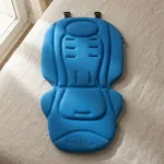 Imagen de Colchoneta universal azul para coches con memory foam Bebedue