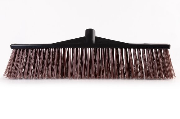 Imagen de ESCOBA GARI 60 DE BASE PLASTICA COLOR MARRON