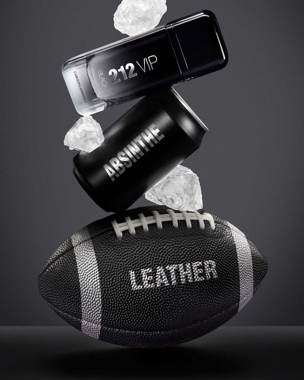 Imagen de Carolina Herrera Estuche 212 Vip Black Perfume De Hombre 100 Ml + Gel De Ducha
