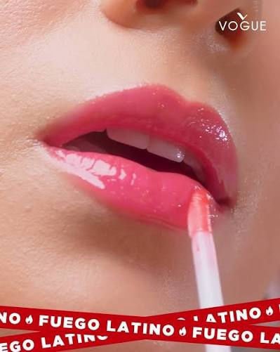 Imagen de Vogue Brillo Labial Efecto Volumen Fuego Latino